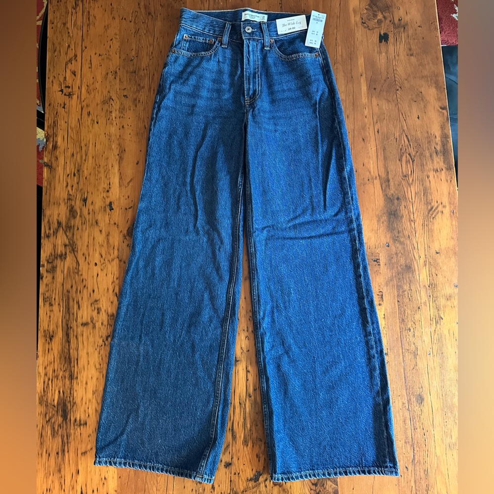 Abercrombie & Fitch The Wide Leg High Rise